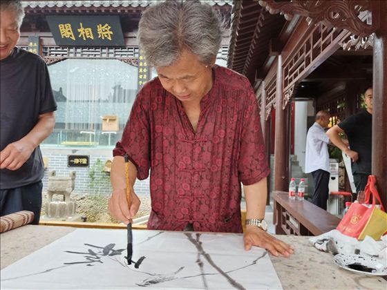 点击图片可在新窗口打开 560×420
